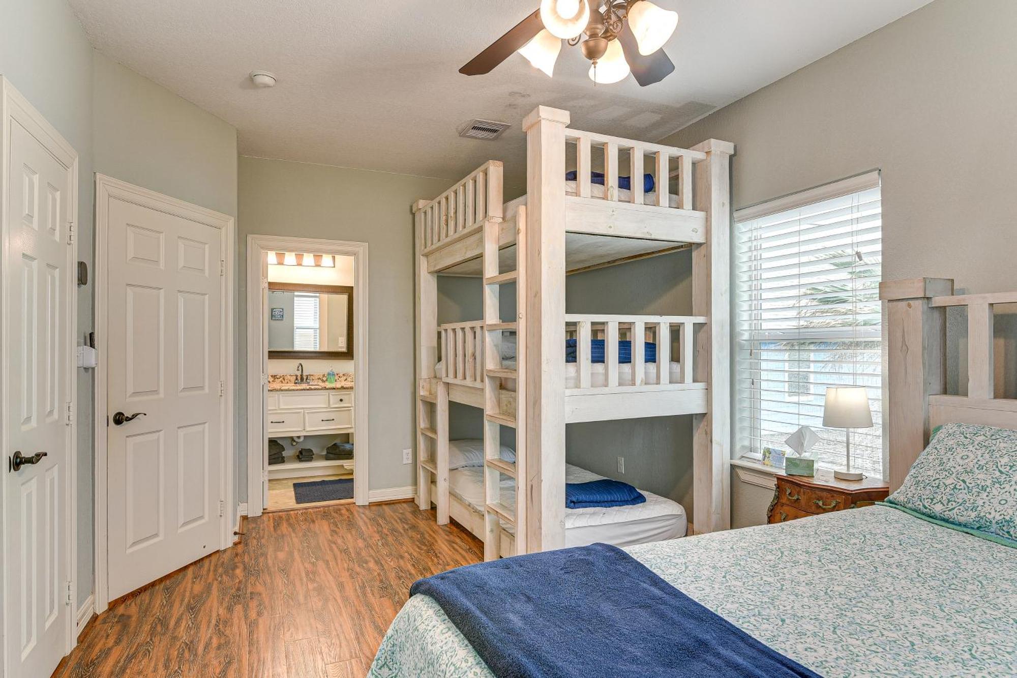 Large Group Gulf Retreat, Steps To Surfside Beach! Buitenkant foto